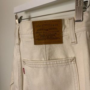 Cream Levi’s “boy jean” | Size 26